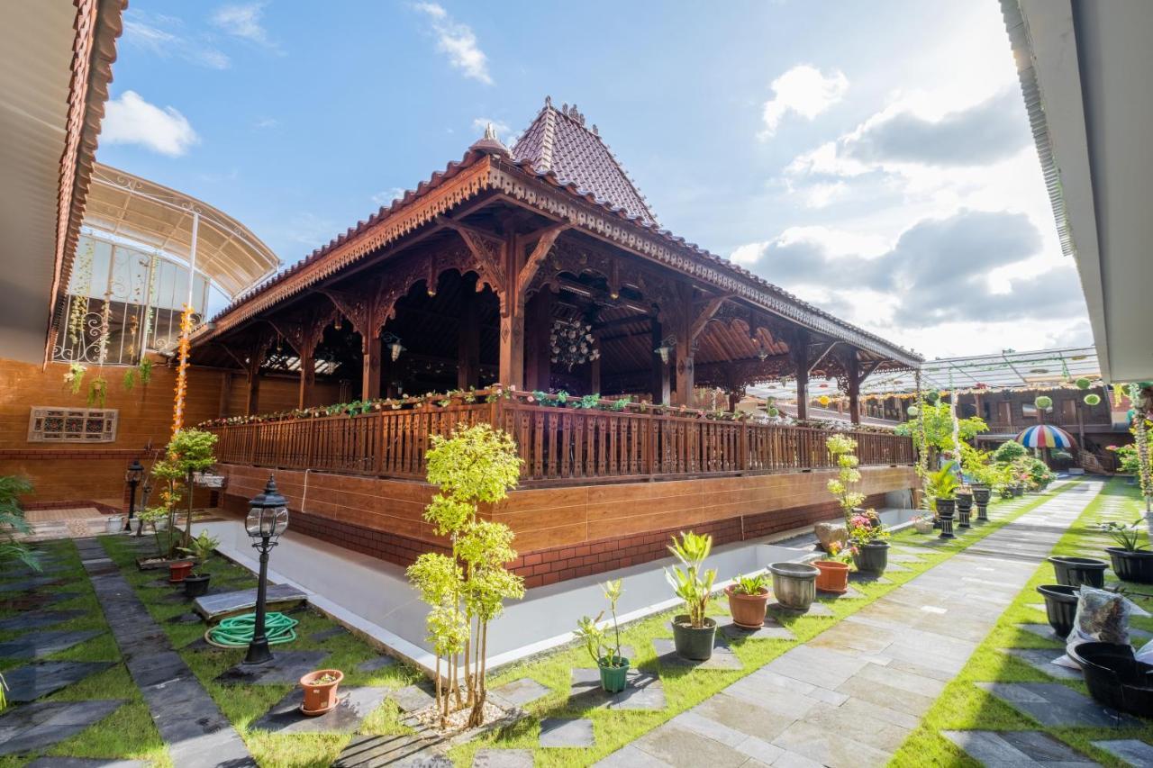Sartini Inn Jogja Yogyakarta Exteriör bild
