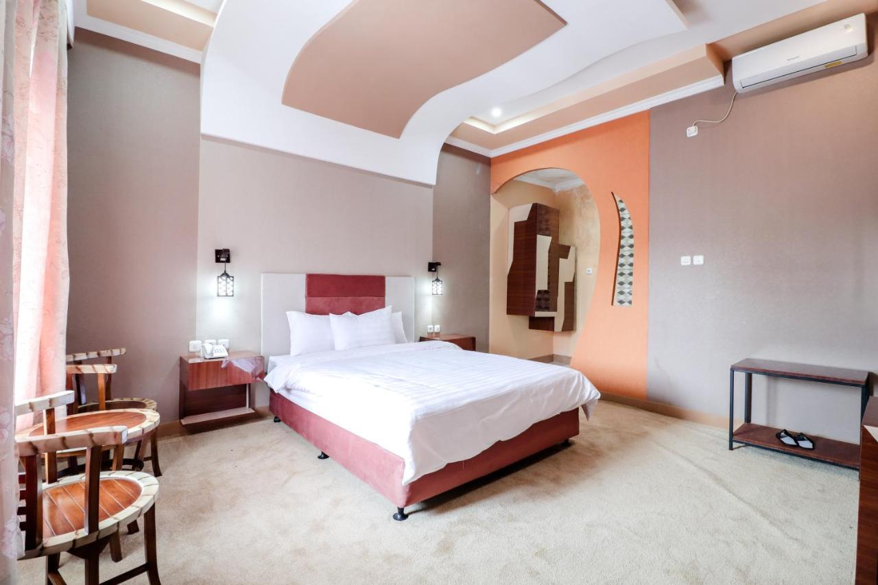 Sartini Inn Jogja Yogyakarta Exteriör bild
